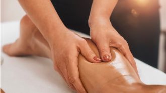 Renata-Franca-massage-jambes1